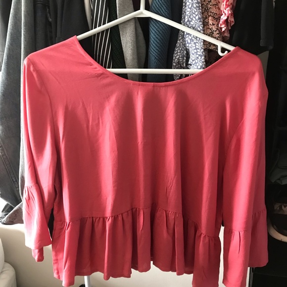 Super cute and elegant top! - Picture 2 of 2